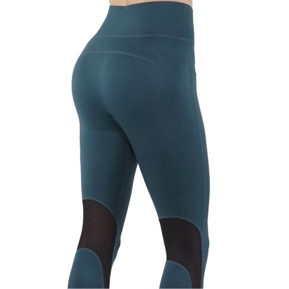 CODEFIT Yoga Pants Dry-Fit Workout Leggings Mesh Cut Outs Size S/M - Picture 3 of 6